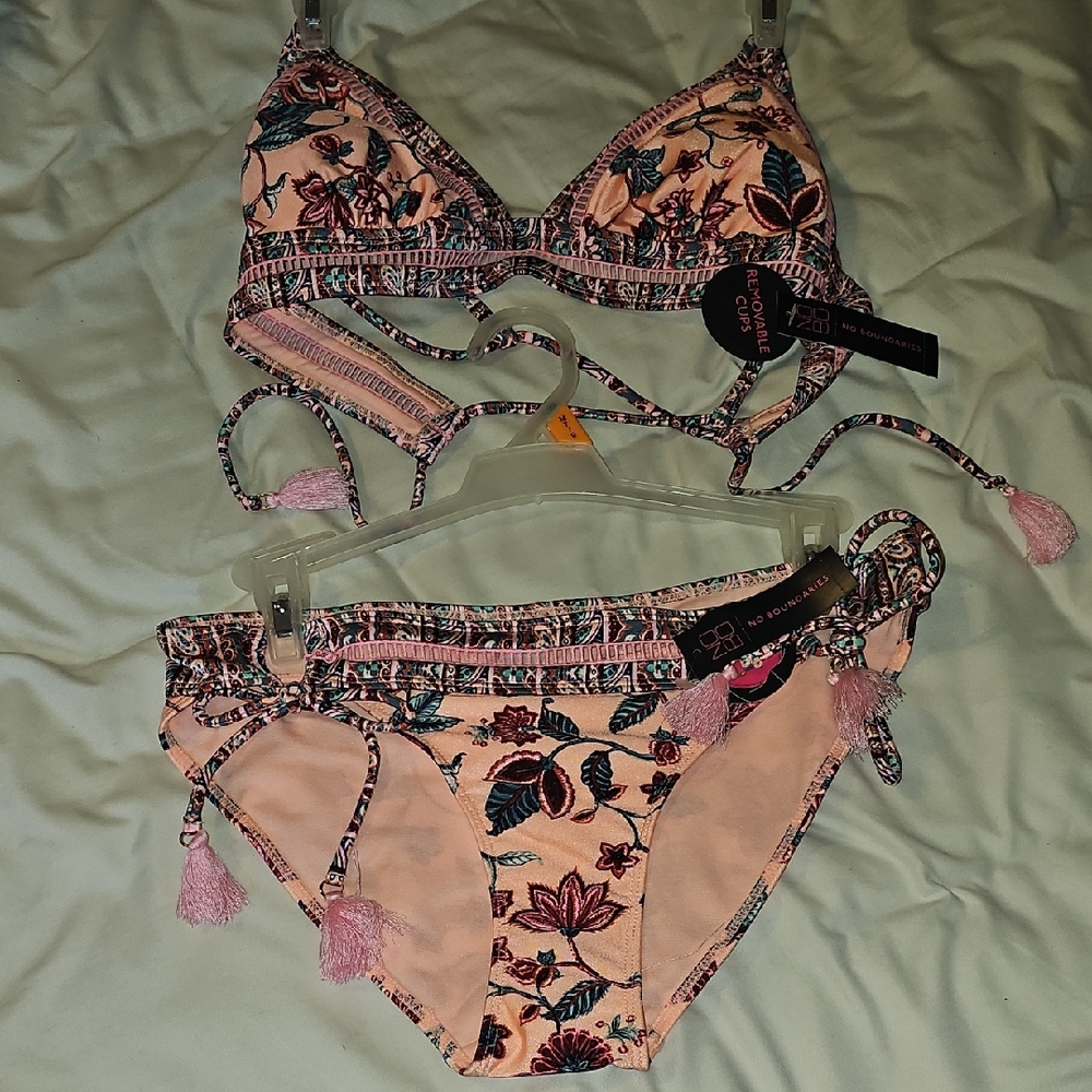 Juniors Peach Floral Bikini Set Size Medium (7-9)
